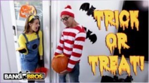 Bruno Dickemz Smells Evelin Stone’s Feet During a Hilarious Halloween Trick or Treat Session